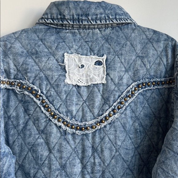 POL Dust & Denim Shacket - Picture 13 of 16